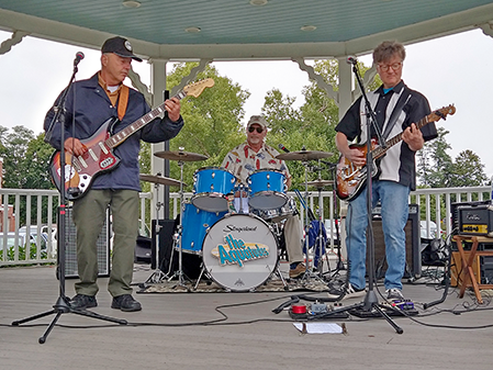 aquatudes clinton town green