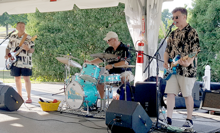 image from lyman orchards golf club pub
